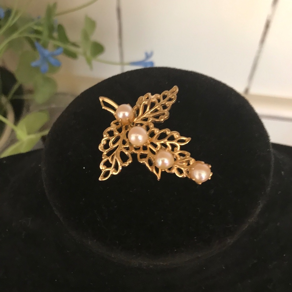Vintage Gold Tone and Faux Pearl Leaf Brooch